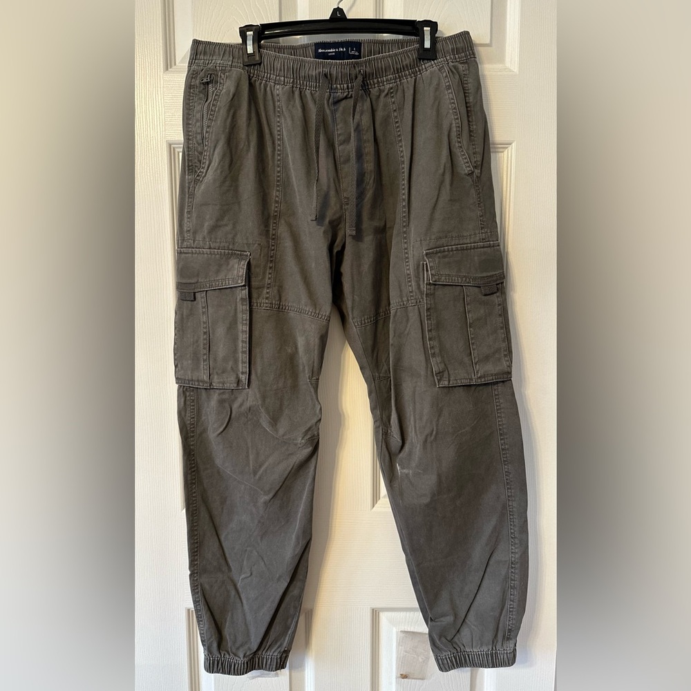 Abercrombie & Fitch men’s cargo pants.